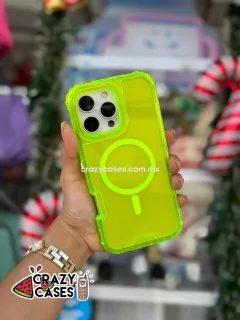 Case ultra uso rudo MagSafe verde neon ip 16 pro max