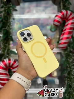 Case silicon magsafe amarillo - ip 14 pro - Crazy Cases