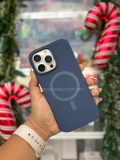 Case magsafe silicon azul marino - ip 14 pro - Crazy Cases