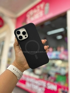 Case magsafe silicon black - ip 16 pro en internet