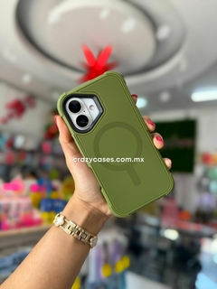 Case ultra uso rudo MagSafe- Verde militar iPhone 11