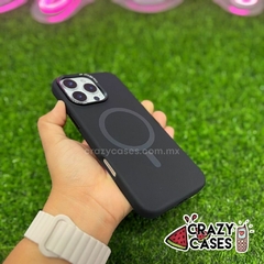 Case Silicon MagSafe Metallic black ip 15 Plus en internet