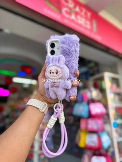 Case labubu peluche morado ip 13/14 en internet