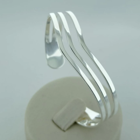 Bracelete 3 Fios Design V Banho Prata