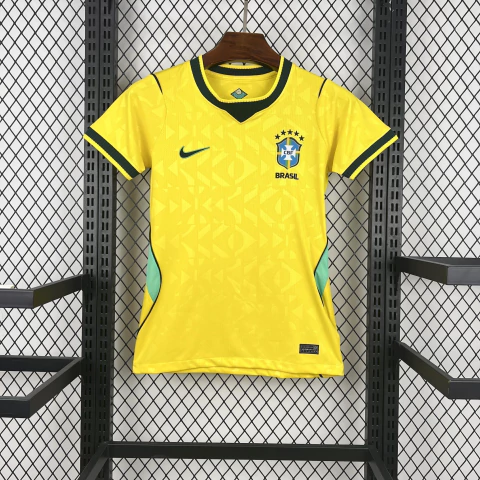 camisa-feminina-brasil-seleção-copa-do-mundo-2026-amarela-nike-baby-look