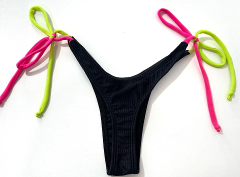 Calcinha Asa-delta Fio Preto Canelado