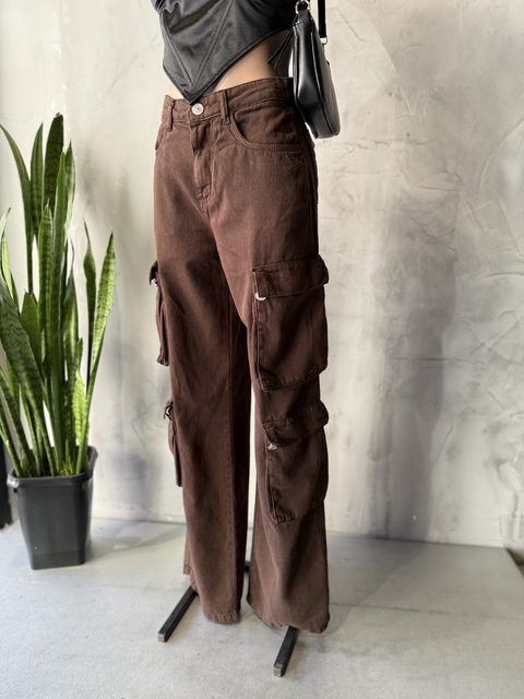 Calça Jeans Feminina Multi Cargo Marrom - comprar online