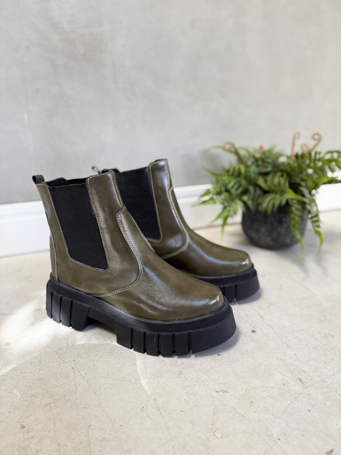 Coturno Chelsea Tratorado Verde sem Cadarço - comprar online