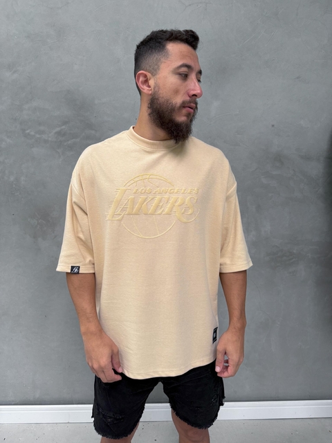Camiseta Oversize NBA Alto Relevo Los Angeles Lakers