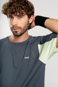 Camisa Esportiva Masculina PRO | NOX - Cinza Carvão na internet