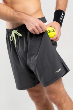 Shorts Esportivo Masculino PRO | NOX - Cinza Carvão - NOX SPORT Brasil - Raquetes de Padel e Beach Tennis. Acessórios, Raqueteiras e Roupas para Padel e Beach Tennis.