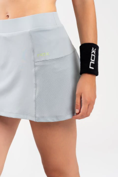 Saia Esportiva Feminina PRO | NOX - Cinza Névoa na internet