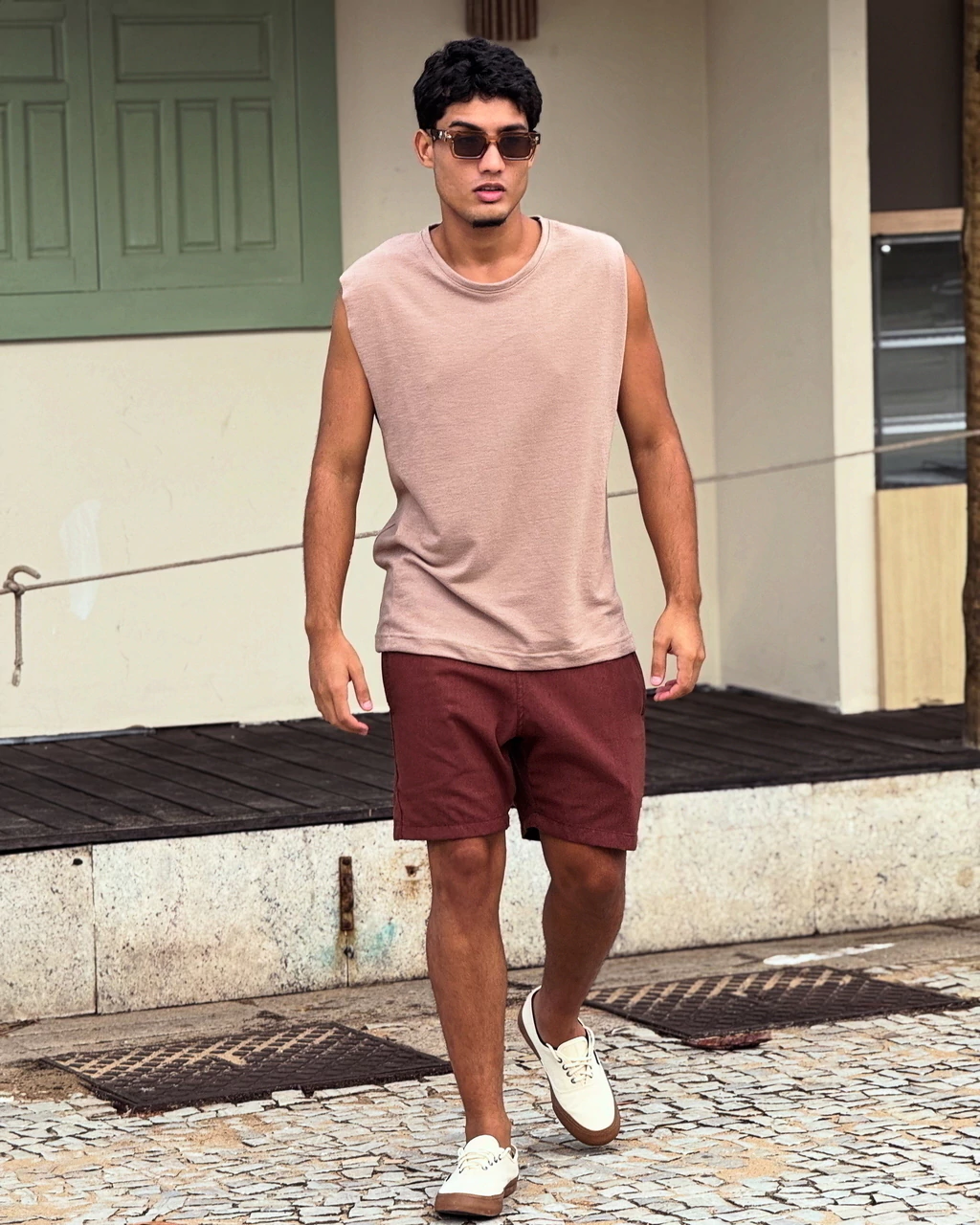 Regata machão fibras naturais argila detalhe lateral