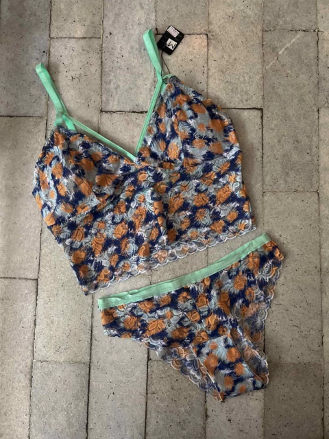 Alana Set - comprar en línea