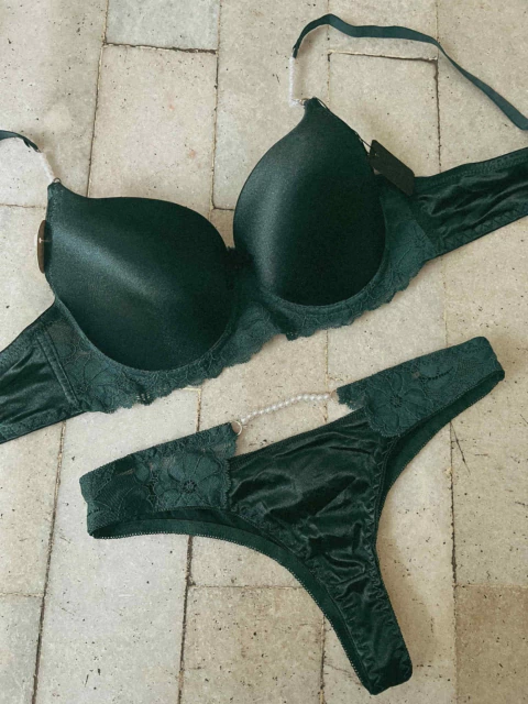 Ostara Satin Set - comprar en línea