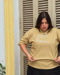 Remera Esotérica Icónica & Magnética - comprar online