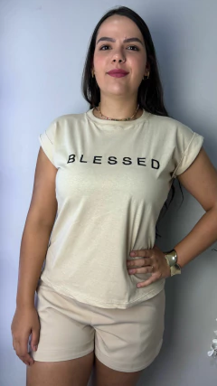 TSHIRT COM MANGA JAPONESA BARBARA na internet