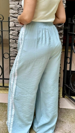 Calça Track Pants com listras nas laterais e elástico na cintura Virginia - comprar online