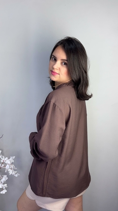 BATA COM MANGA LONGA E BORDADO MIRELA