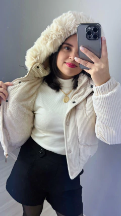 JAQUETA DAIANE, PUFFER COM TOUCA REMOVIVEL, GROSSA, QUENTINHA, PELINHO, ENCHIMENTO, FORRADA COM BOLSO, ZIPER E BOTÕES na internet