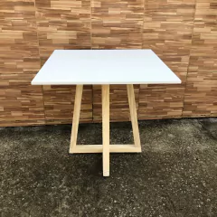 Mesa de Jantar para 2 lugares ALex Quadrada Branca 80x80 - NoCaprichoWood - Móveis Rústicos de Pinus em Fortaleza