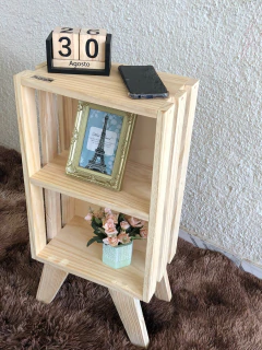 Mesinha De Cabeceira Misael Retrô na internet