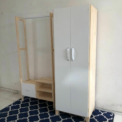 KIT CLOSET CÁSSIO - 1 ARARA JADE + 1 ESTANTE CÁSSIO COM 2 PORTAS - NoCaprichoWood - Móveis Rústicos de Pinus em Fortaleza