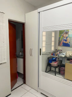 Armário Multiuso Branco 2 portas 9 prateleiras 2,40 A x 50 P x 53 L na internet