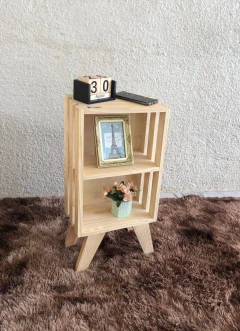 Mesinha De Cabeceira Misael Retrô - comprar online