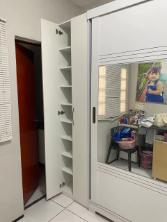 Armário Multiuso Branco 2 portas 9 prateleiras 2,40 A x 50 P x 53 L - NoCaprichoWood - Móveis Rústicos de Pinus em Fortaleza