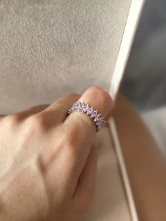 Anel Navete Rosa Claro no Ródio Branco na internet