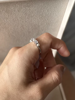 Anel Meia Aliança Cristal com Pérola no Ródio Branco na internet