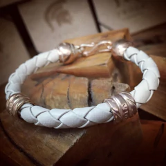 Pulseira Couro Redondo com Argolas Kids na internet