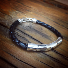 Pulseira Couro Placa Martelada