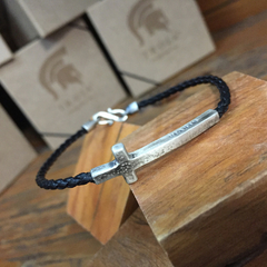 Pulseira Cruz Fina Martelada Kids - comprar online