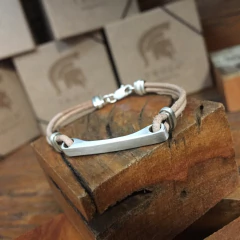 Pulseira Placa no Couro Kids