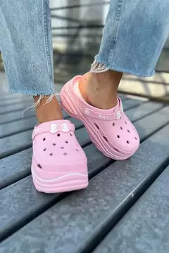 CROCS C/ PLATAFORMA “COQUETTE” en internet