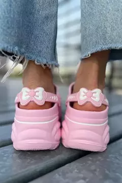 CROCS C/ PLATAFORMA “COQUETTE” - Pantuflas Divertidas