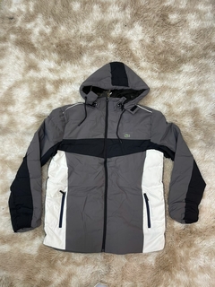 BOBOJACO - LACOSTE CINZA COM BRANCO