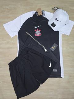 KIT CAMISA CORINTHIANS UNIF 2 25/26+ BONÉ NIKE BRANCO+ BERMUDA NIKE PRETA