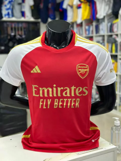 TAILANDESA - ARSENAL VERMELHA