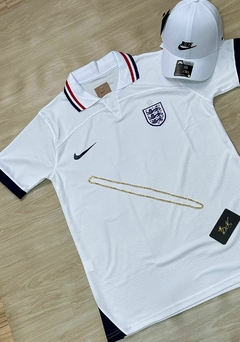 KIT - POLO INGLATERRA BRANCA NOVA + BONÉ NIKE BRANCO - comprar online