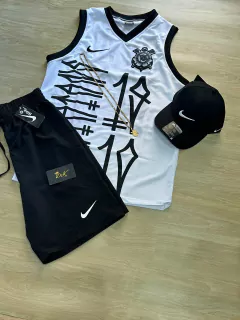 KIT REGATA -CORINTHIANS BRANCA +BERMUDA NIKE PRETA + BONÉ NIKE PRETO - Dk Store