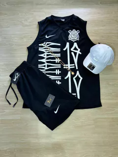 KIT REGATA -CORINTHIANS PRETA +BERMUDA NIKE PRETA + BONÉ NIKE BRANCO na internet