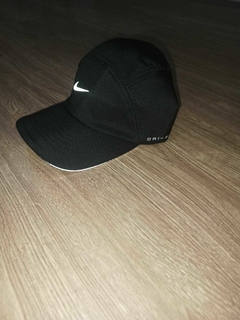 BONÉ NIKE PRETO REFLETIVO na internet