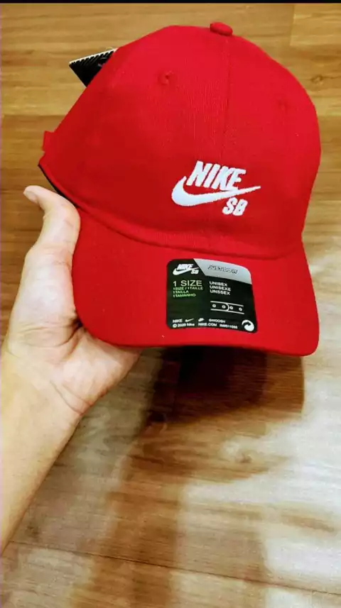 BONÉ NIKE VERMELHO