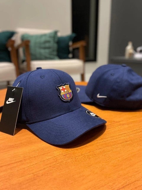 BONÉ BARCELONA AZUL ESCURO - comprar online