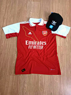 KIT POLO ARSENAL VERMELHA + BONÉ ADIDAS PRETO + CORRENTE