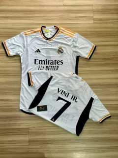 KIT - CAMISA NOVA REAL MADRI VINNI JUNIOR + BONÉ AOKLEY BRANCO - Dk Store