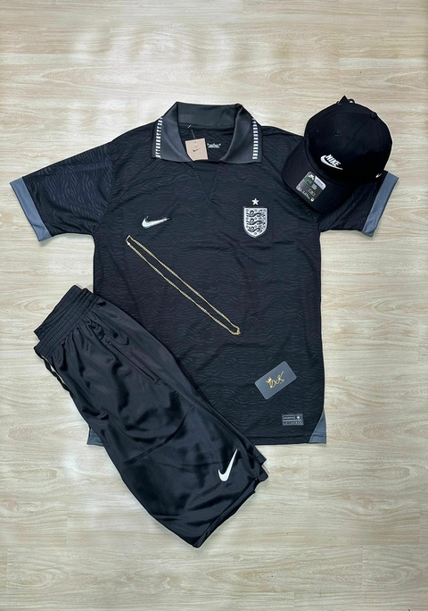 KIT CAMISA POLO INGLATERRA PRETA NOVA + BERMUDA NIKE PRETA+ BONÉ NIKE PRETA